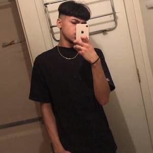 Meet your Posher, Jonathan